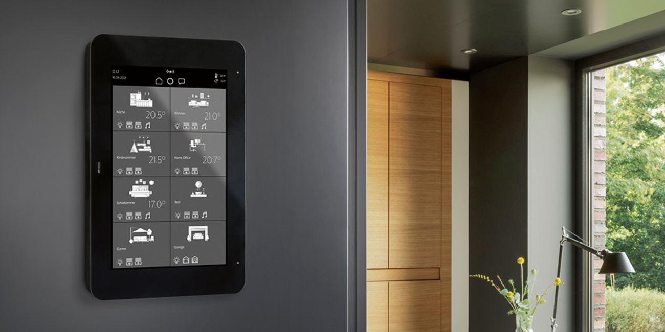 JUNG Smart Panel 8 bei Ing. Lothar Kunze Elektro GmbH in Halle